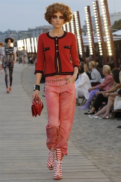 Look 15